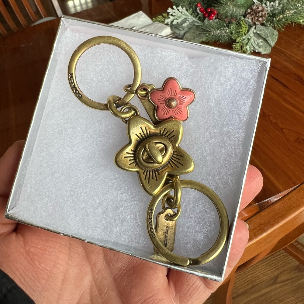 RARE Coach Wild Flower Turnlock Valet Key Fob Charms